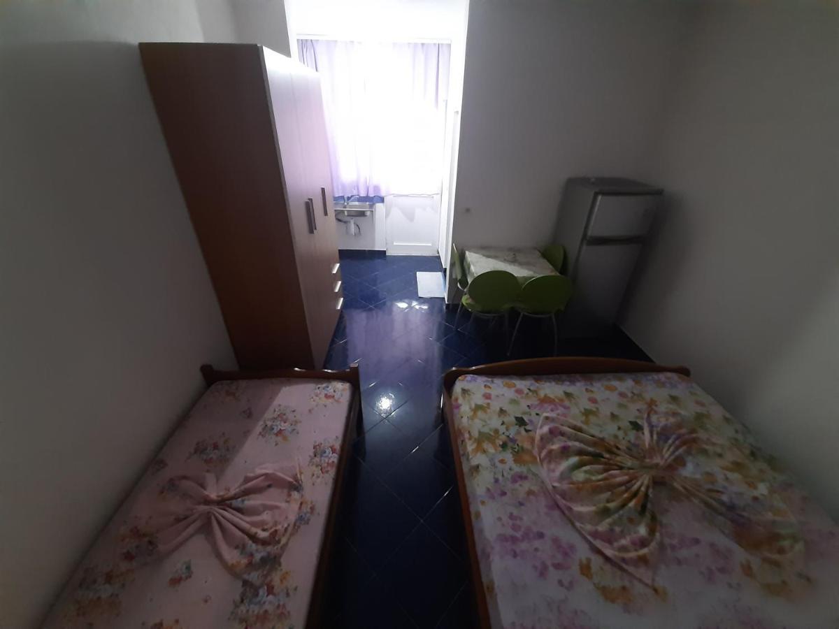 בורש Hillside Apartments מראה חיצוני תמונה