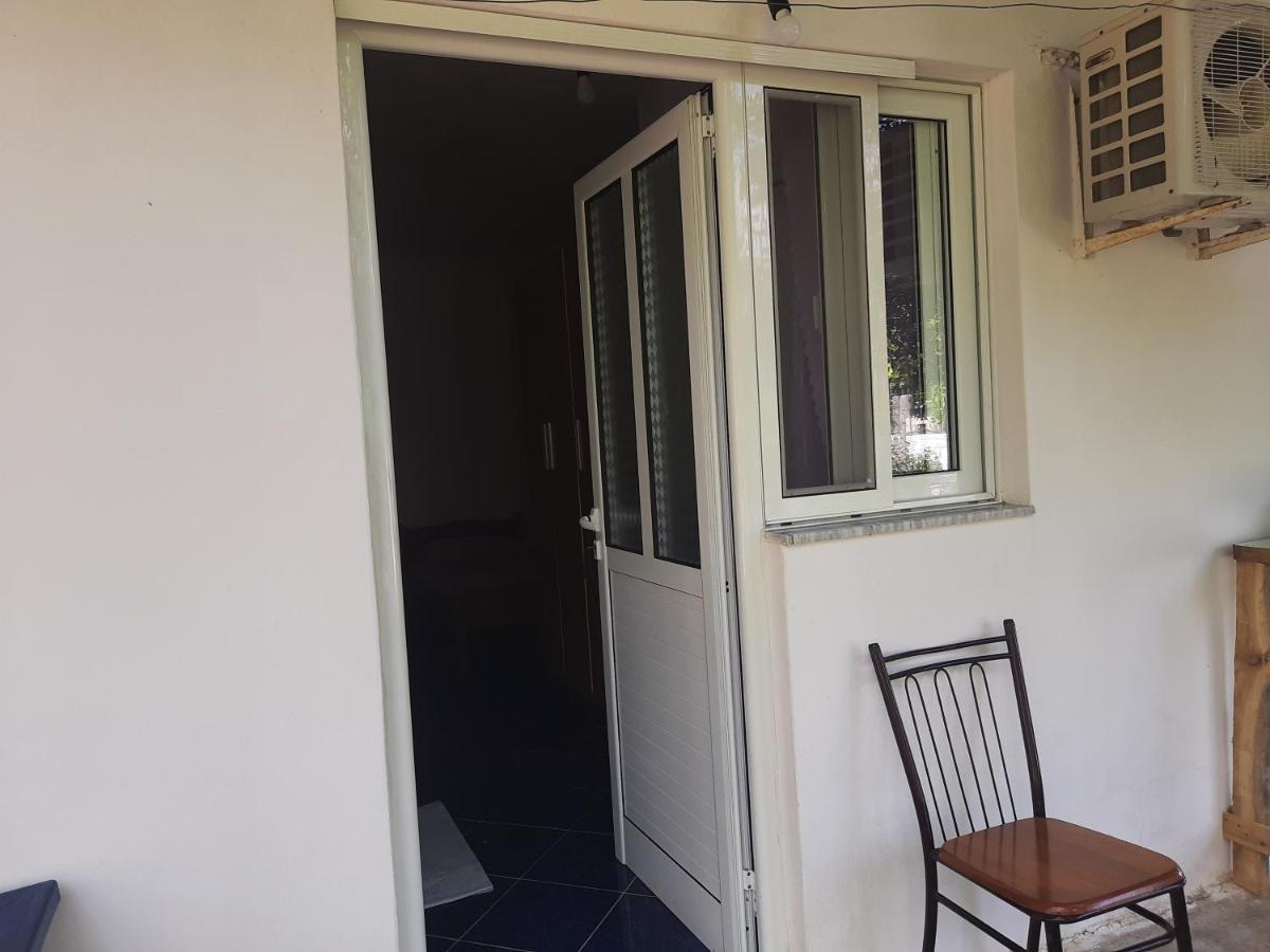 בורש Hillside Apartments מראה חיצוני תמונה