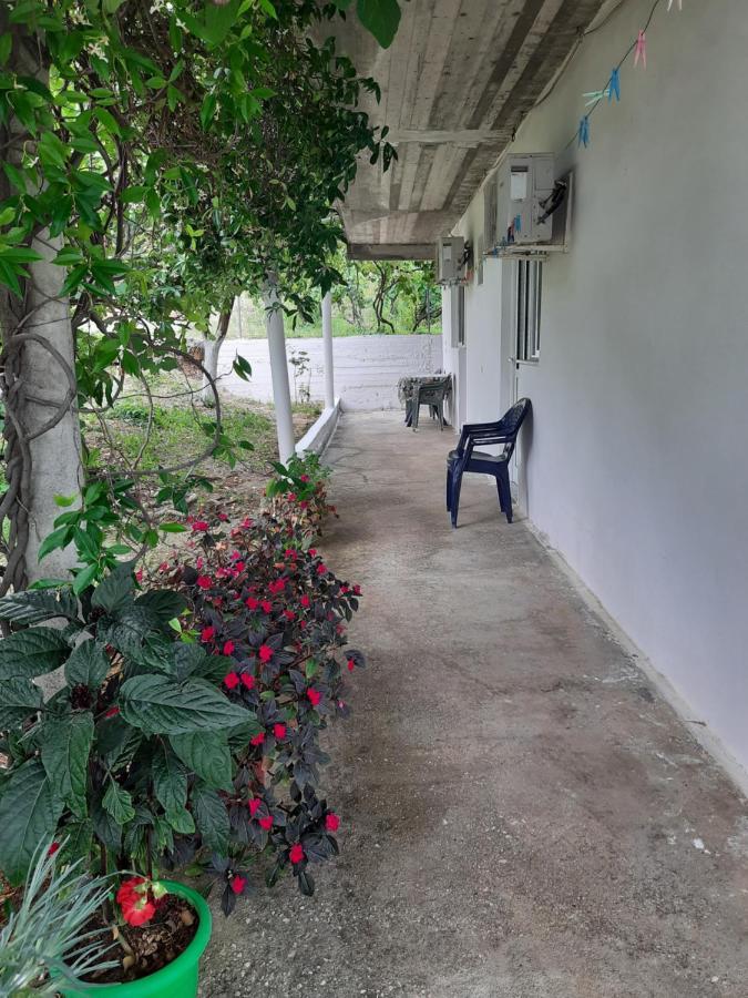 בורש Hillside Apartments מראה חיצוני תמונה